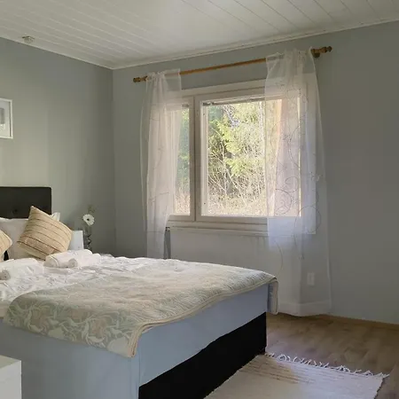 Lumi & Luonto - Private In A 100 Sqm 3-br House With Shared Common Areas