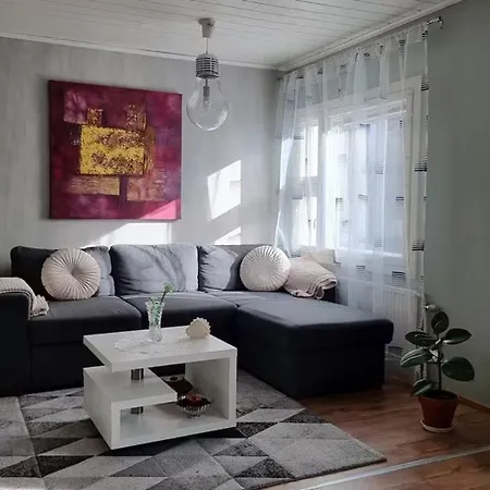 Lumi & Luonto - Private In A 100 Sqm 3-br House With Shared Common Areas *