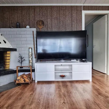 Lumi & Luonto - Private In A 100 Sqm 3-br House With Shared Common Areas Oulu