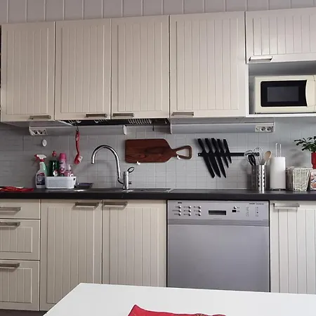 Lumi & Luonto - Private In A 100 Sqm 3-br House With Shared Common Areas