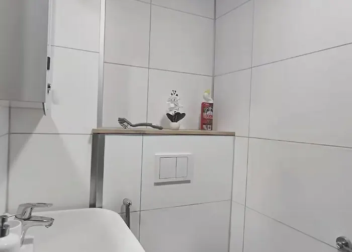 Lumi & Luonto - Private In A 100 Sqm 3-br House With Shared Common Areas Δωμάτια σε οικογενειακή κατοικία