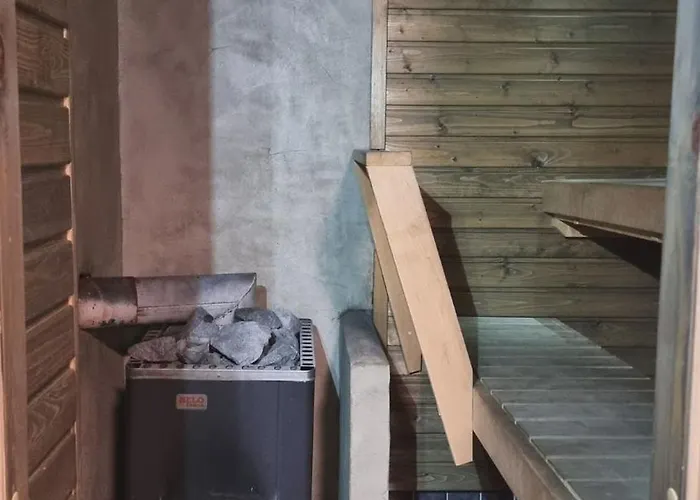 Lumi & Luonto - Private In A 100 Sqm 3-br House With Shared Common Areas *