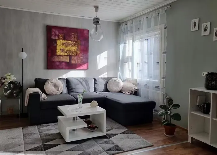 Lumi & Luonto - Private In A 100 Sqm 3-br House With Shared Common Areas *