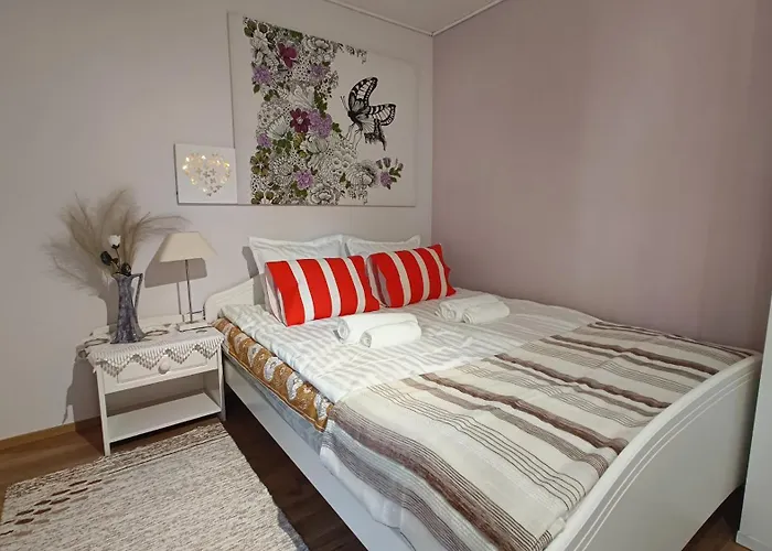 Δωμάτια σε οικογενειακή κατοικία Lumi & Luonto - Private In A 100 Sqm 3-br House With Shared Common Areas