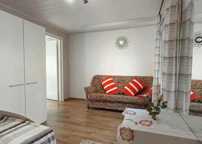 Lumi & Luonto - Private In A 100 Sqm 3-br House With Shared Common Areas Kwatera prywatna Oulu