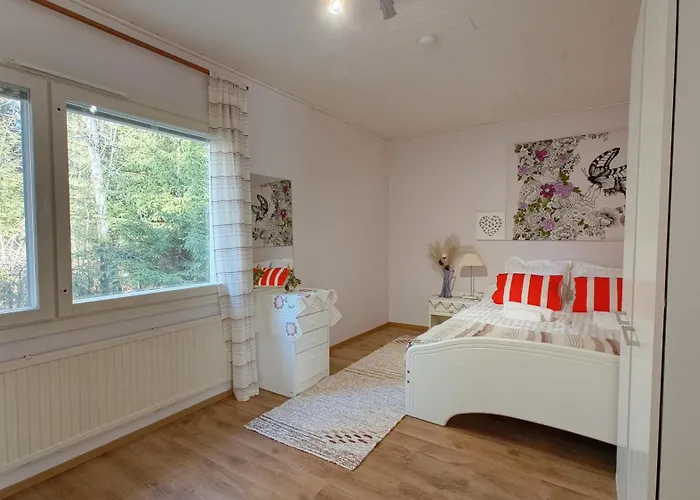 Δωμάτια σε οικογενειακή κατοικία Lumi & Luonto - Private In A 100 Sqm 3-br House With Shared Common Areas Όουλου